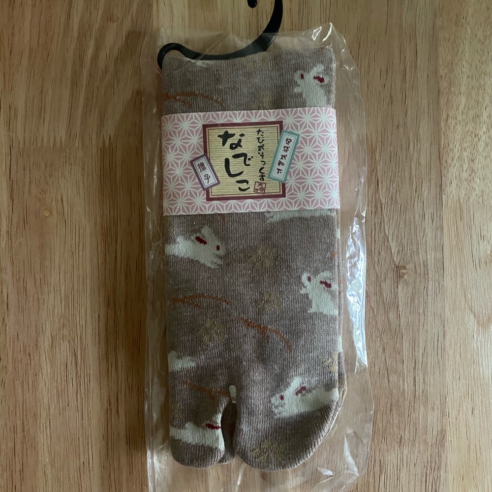 Tabi socks